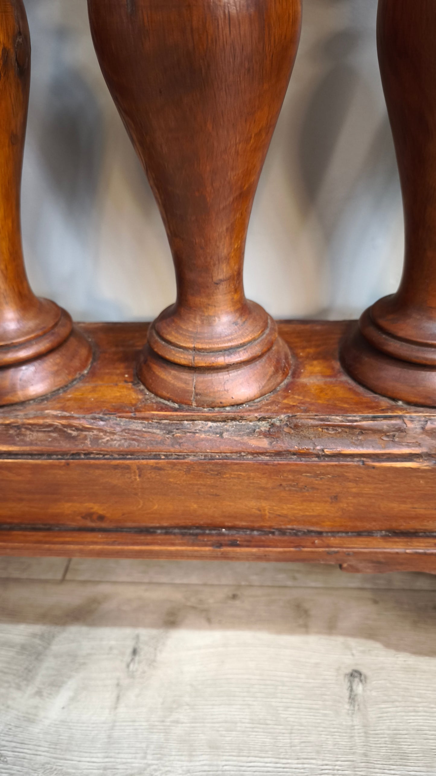 88832 Balaustra in legno massello