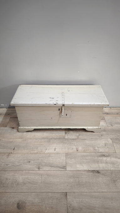 88832 Cassapanca in legno dipinta verde