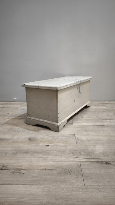 88832 Cassapanca in legno dipinta verde