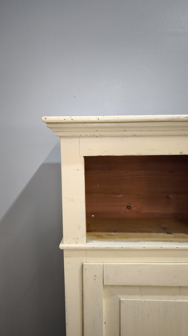 88834 Stipetto in legno color crema