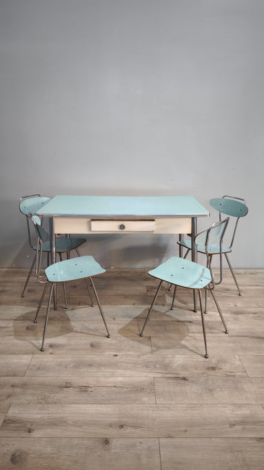 88831 Set tavolo con 4 sedie in formica color azzurro