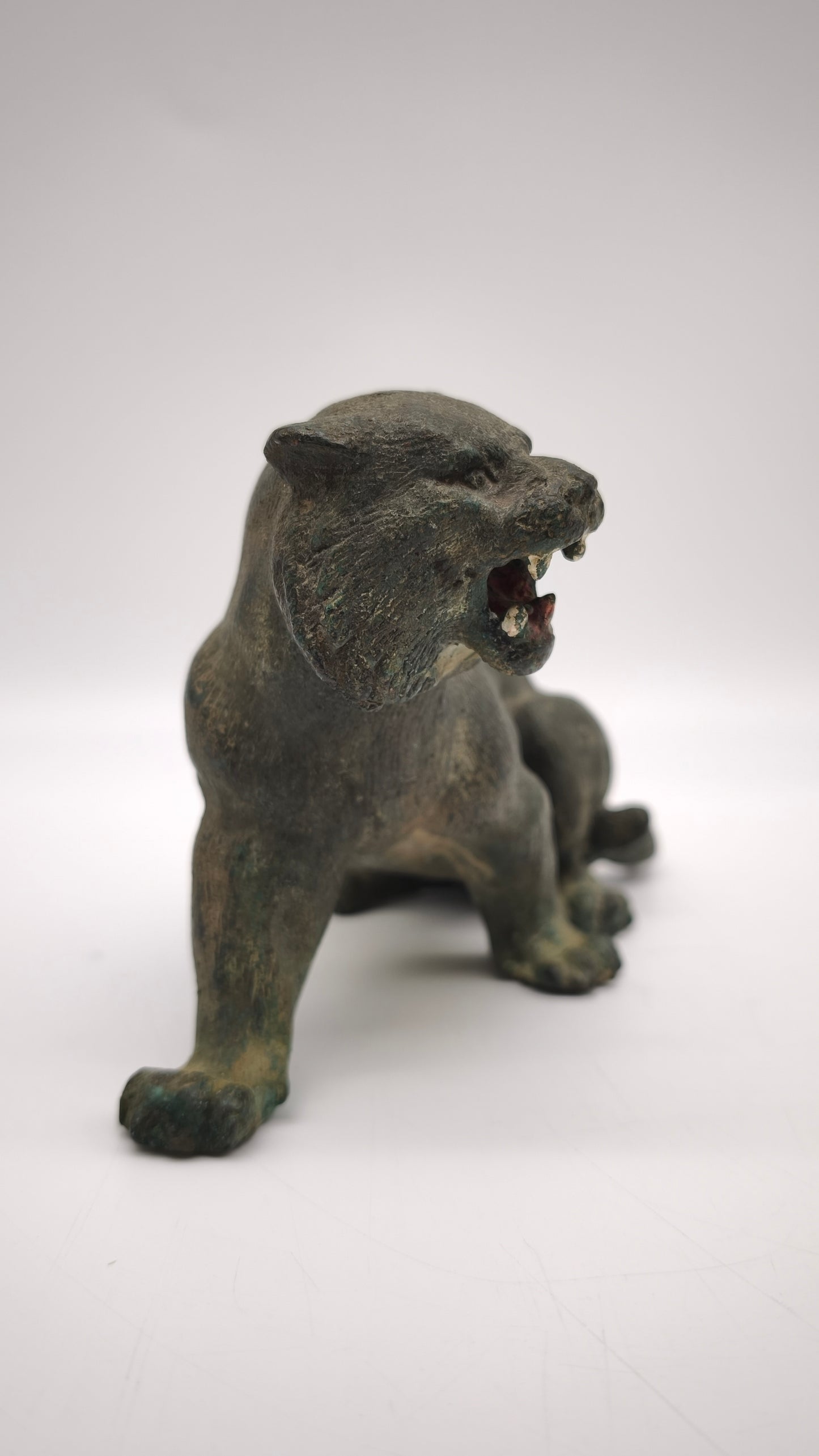 88962 Scultura tigre in bronzo