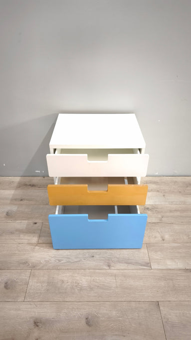 88933 Mobiletto con cassetti colorati