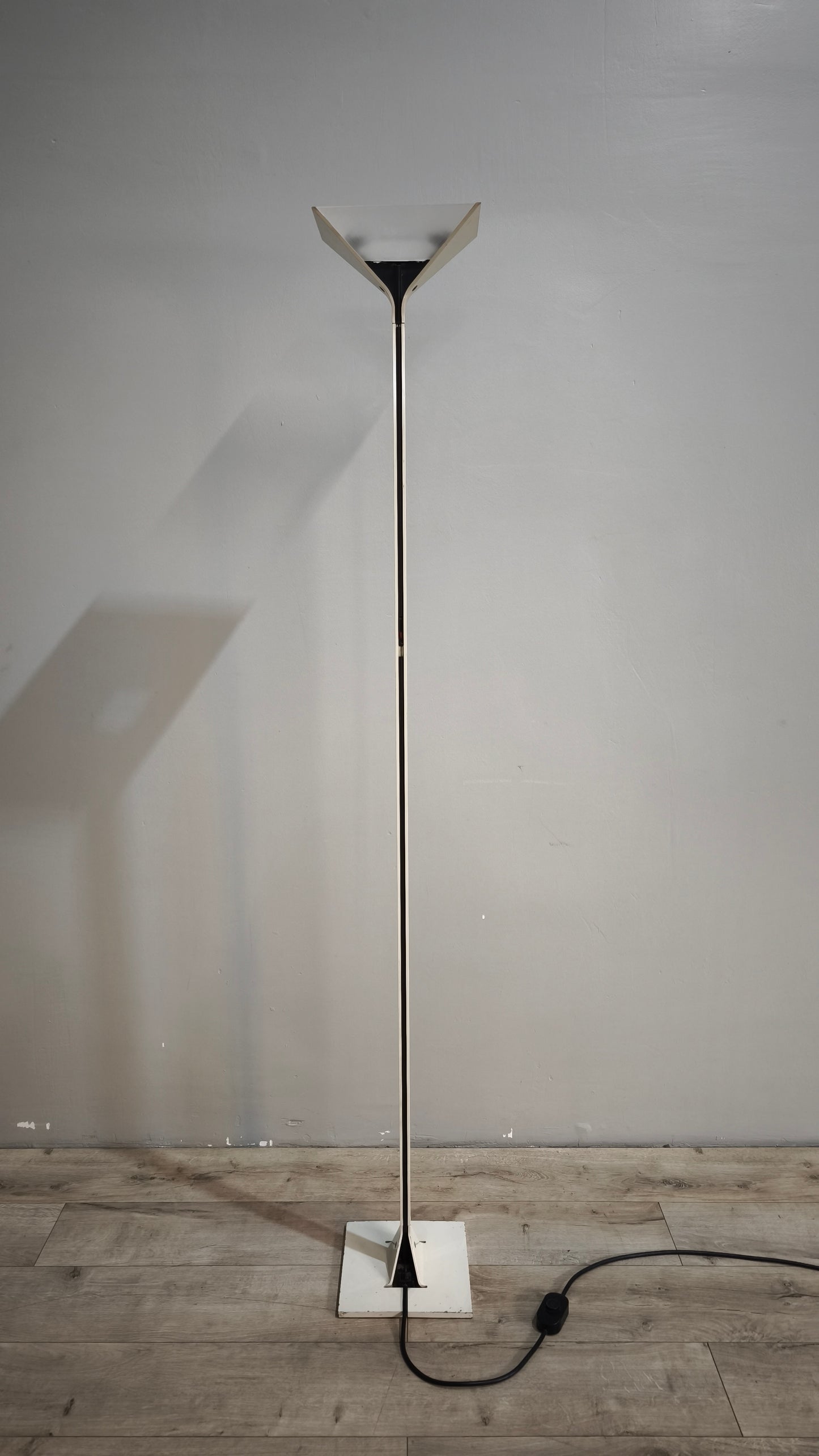 88960 Piantana Flos modello Papillona