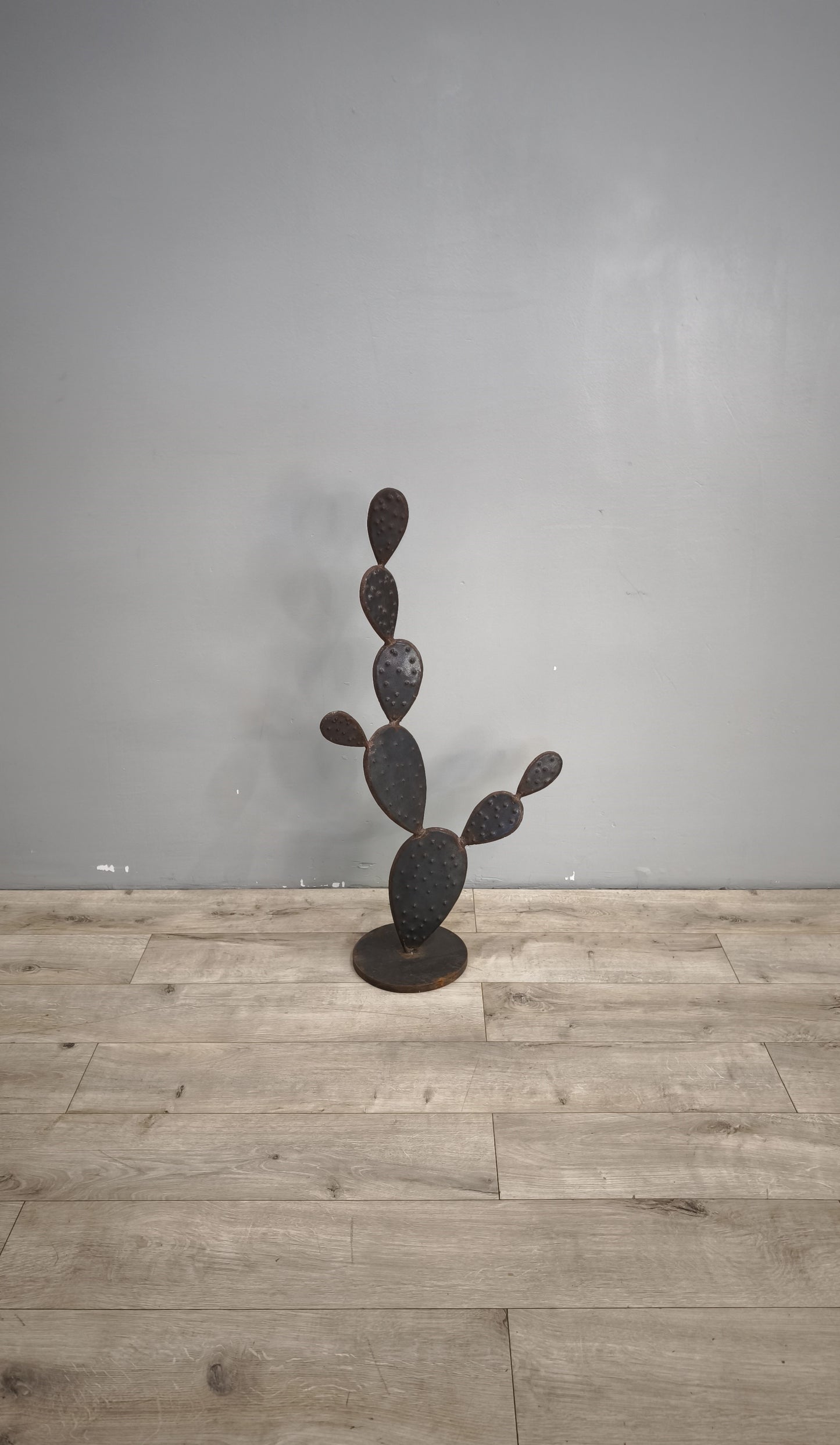 88961 Scultura fico d'India in metallo