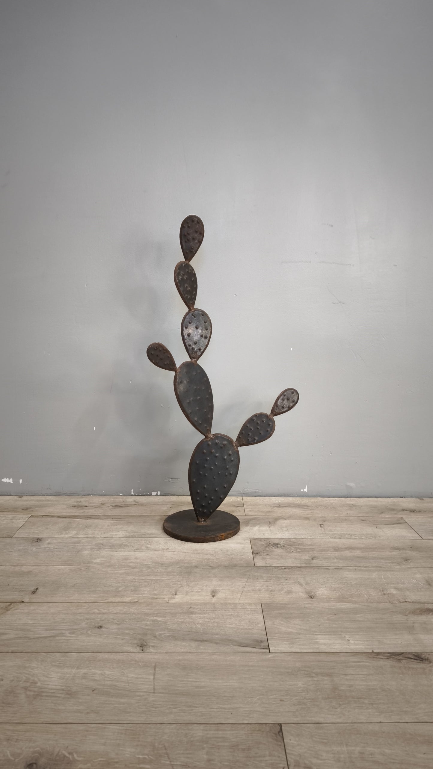 88961 Scultura fico d'India in metallo