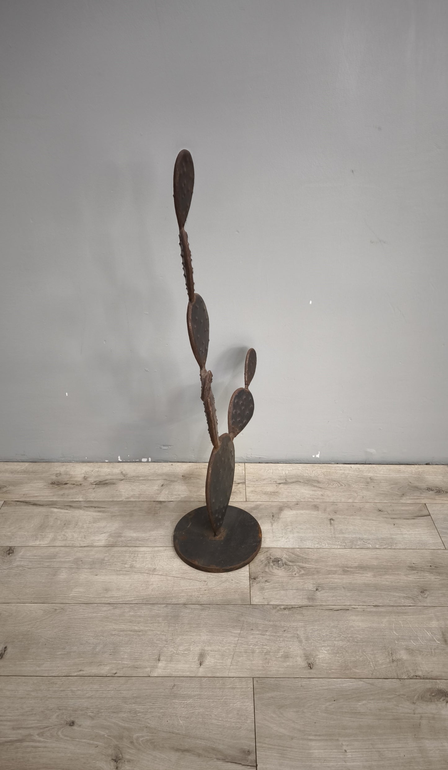 88961 Scultura fico d'India in metallo