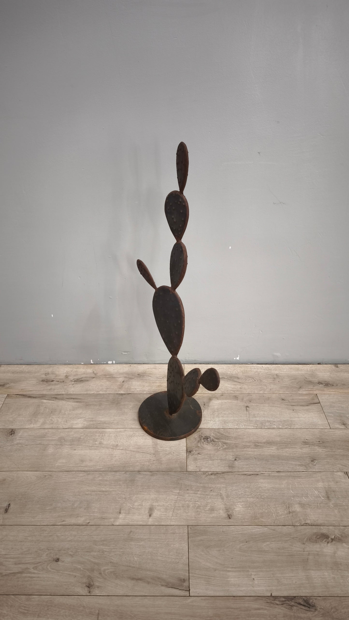 88961 Scultura fico d'India in metallo