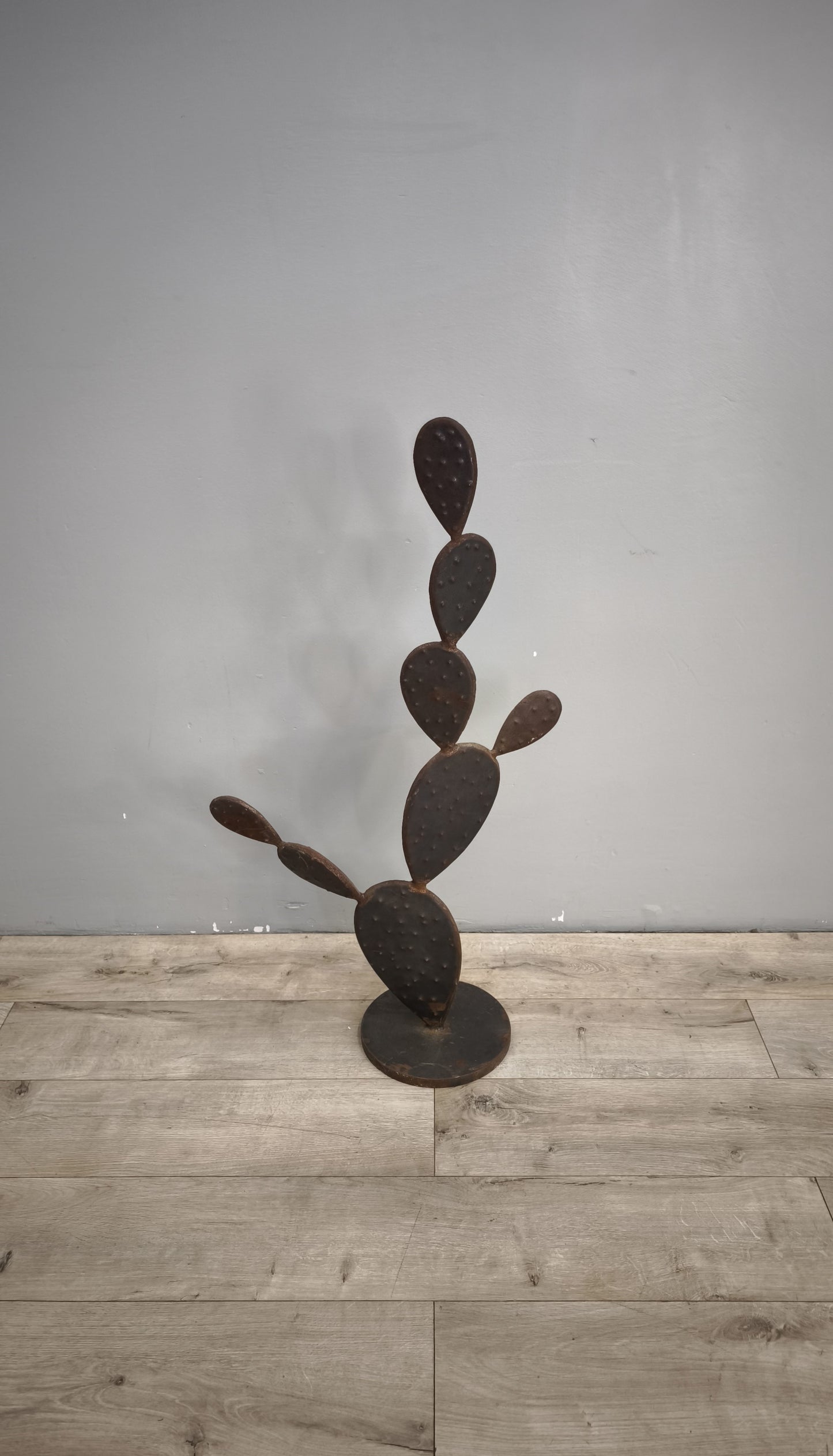 88961 Scultura fico d'India in metallo