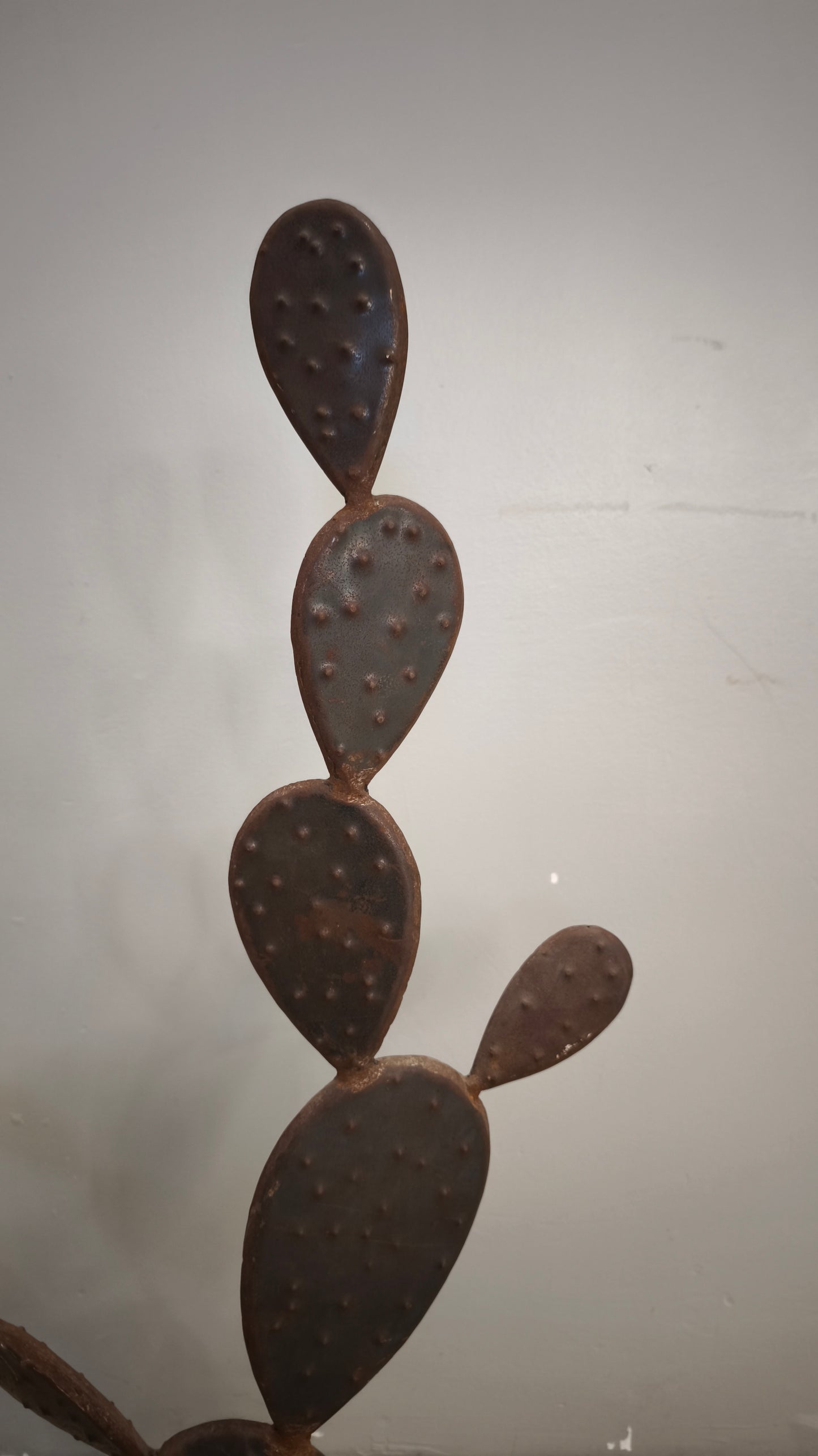 88961 Scultura fico d'India in metallo