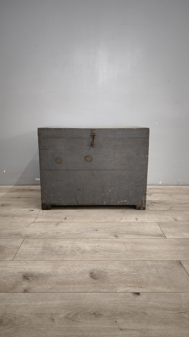 88992 Baule a cassa in legno dipinto grigio