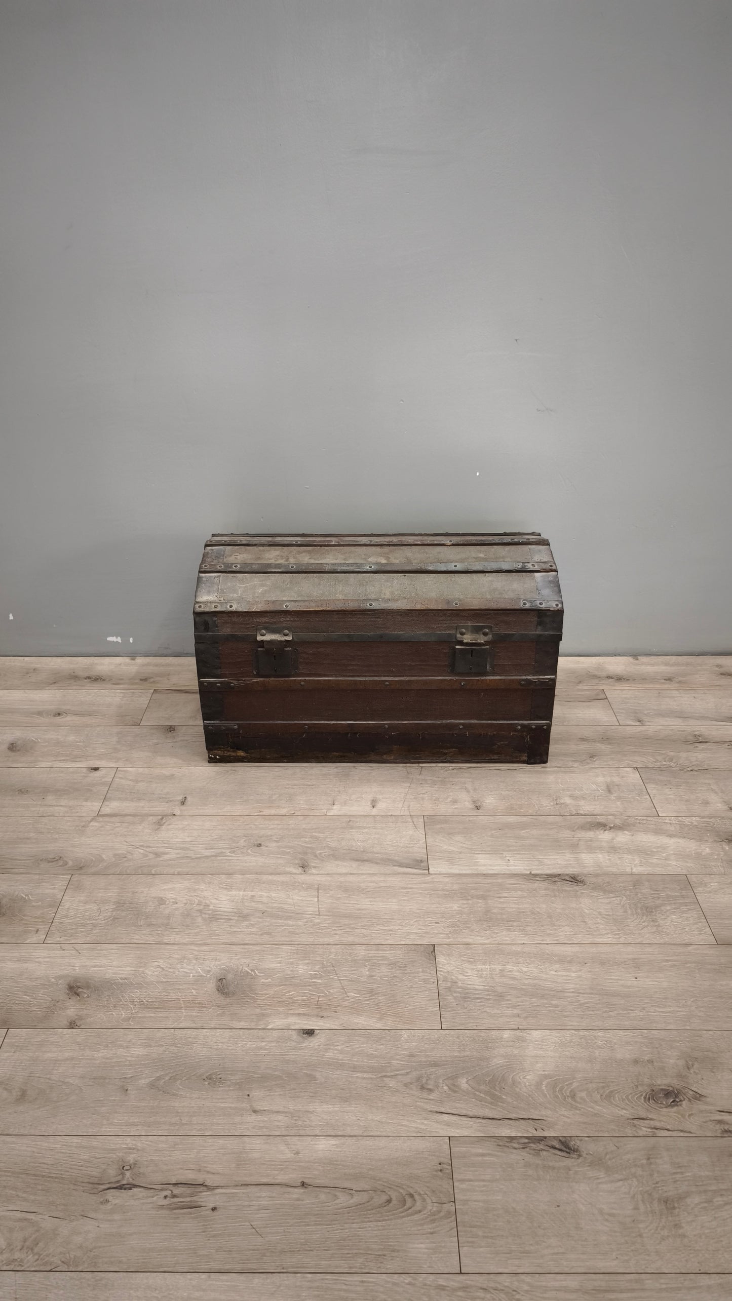 88991 Baule in legno bombato