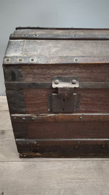 88991 Baule in legno bombato