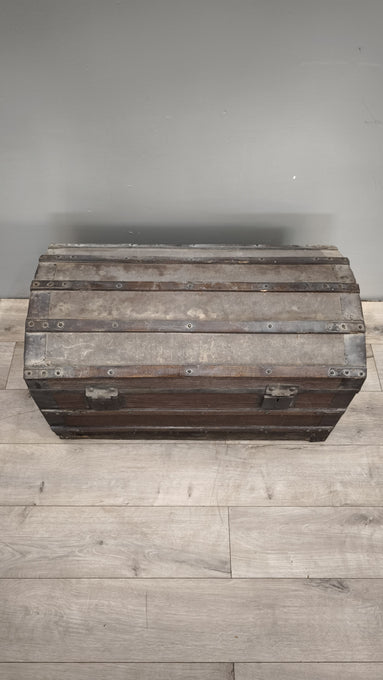 88991 Baule in legno bombato