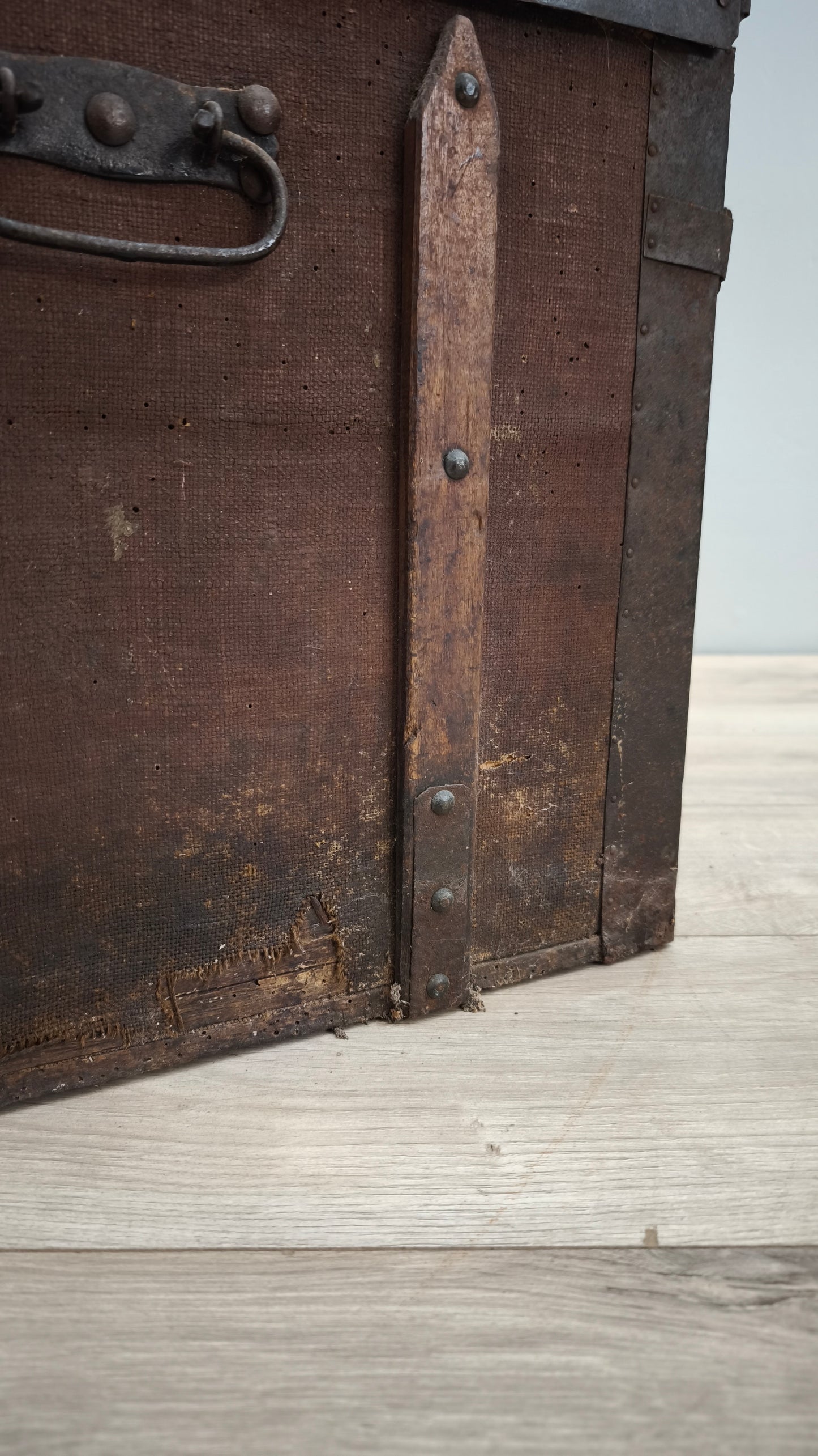 88991 Baule in legno bombato