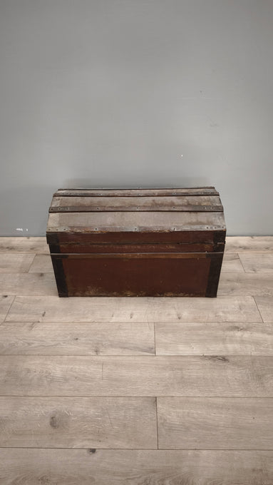 88991 Baule in legno bombato