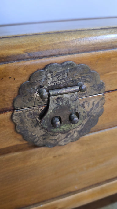 89016 Mobile in legno con due cassetti e un vano contenitore