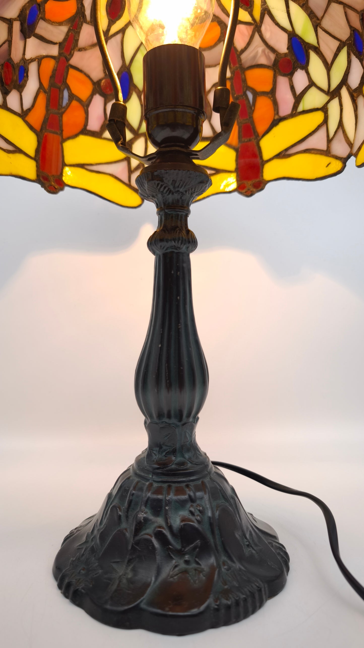 89105 Lampada da tavolo in stile liberty