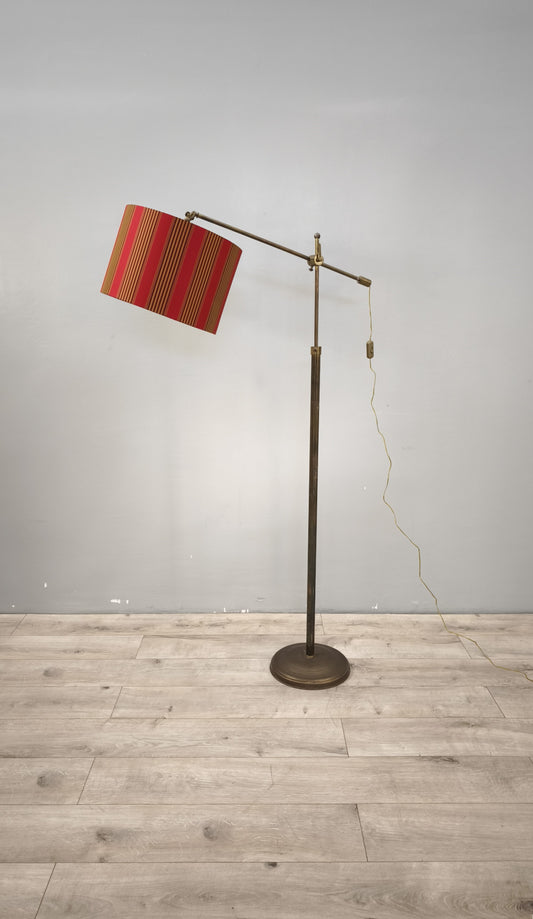 89102 Piantana in ottone con paralume orientabile