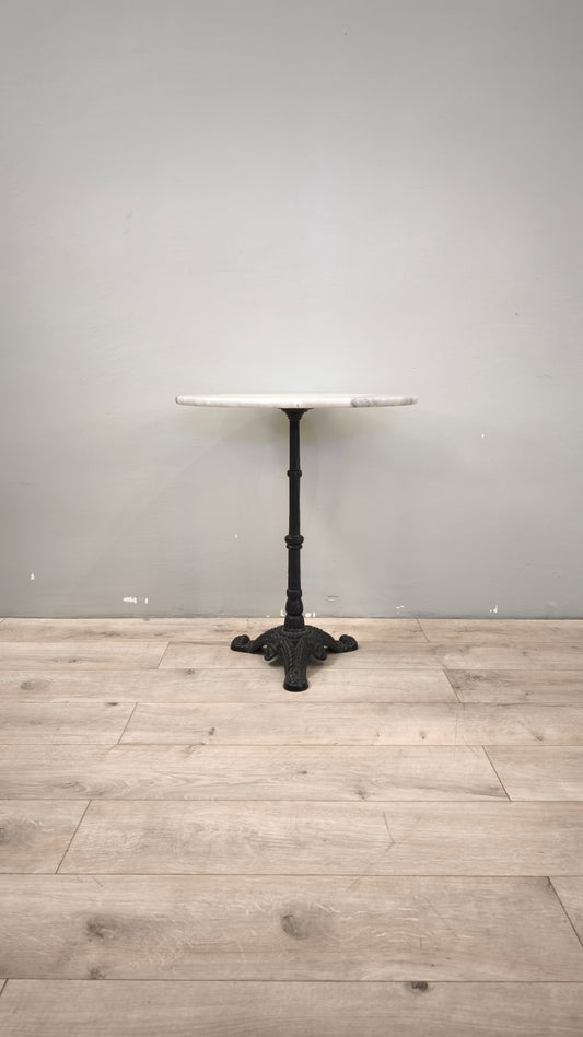 89130 Tavolino da bistrot con base in ghisa e piano in marmo