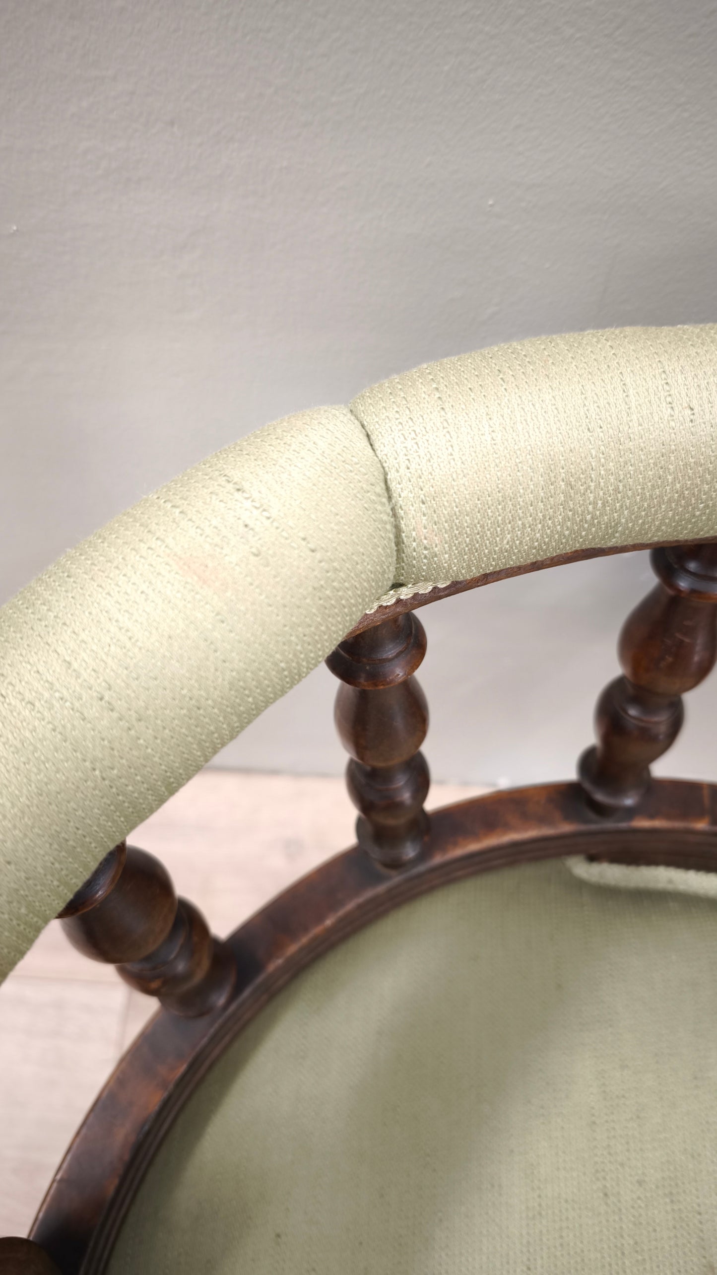 89132 Poltroncina in legno con seduta verde