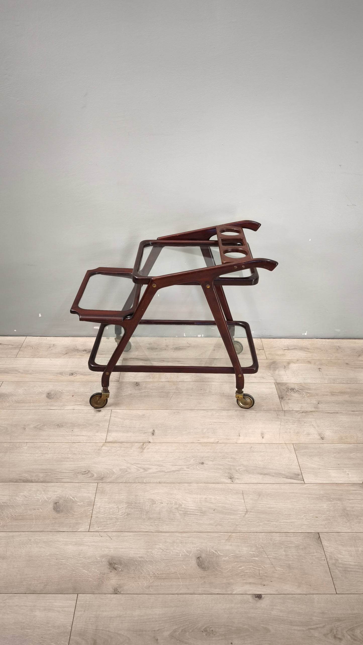 89133 Carrello vintage in legno e vetro