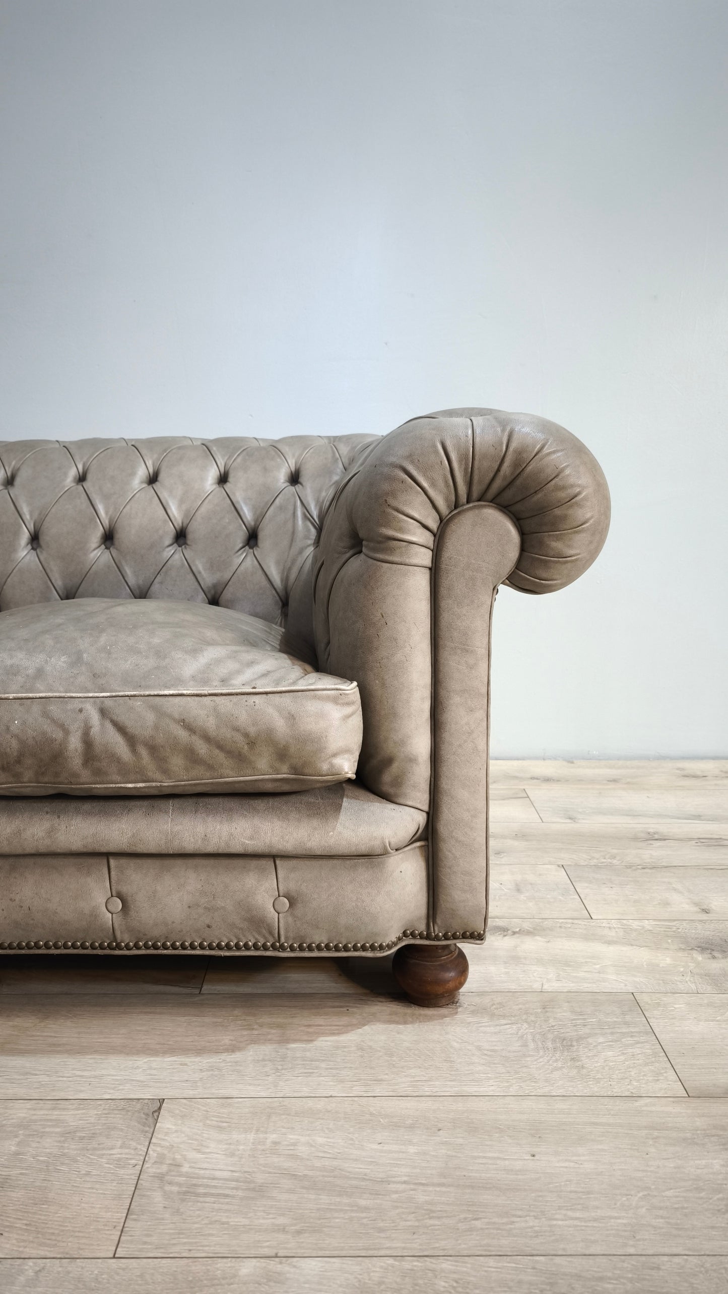 89142 Divano Chester grigio due posti in pelle