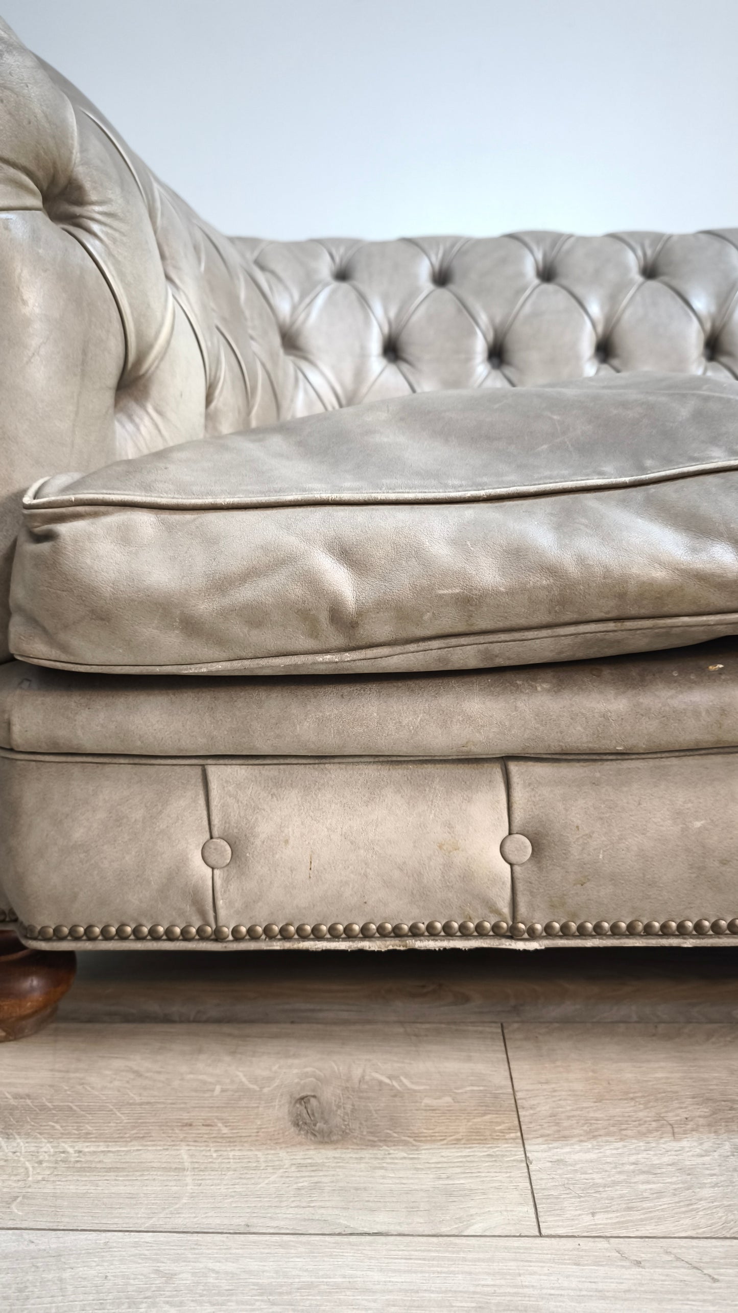 89142 Divano Chester grigio due posti in pelle