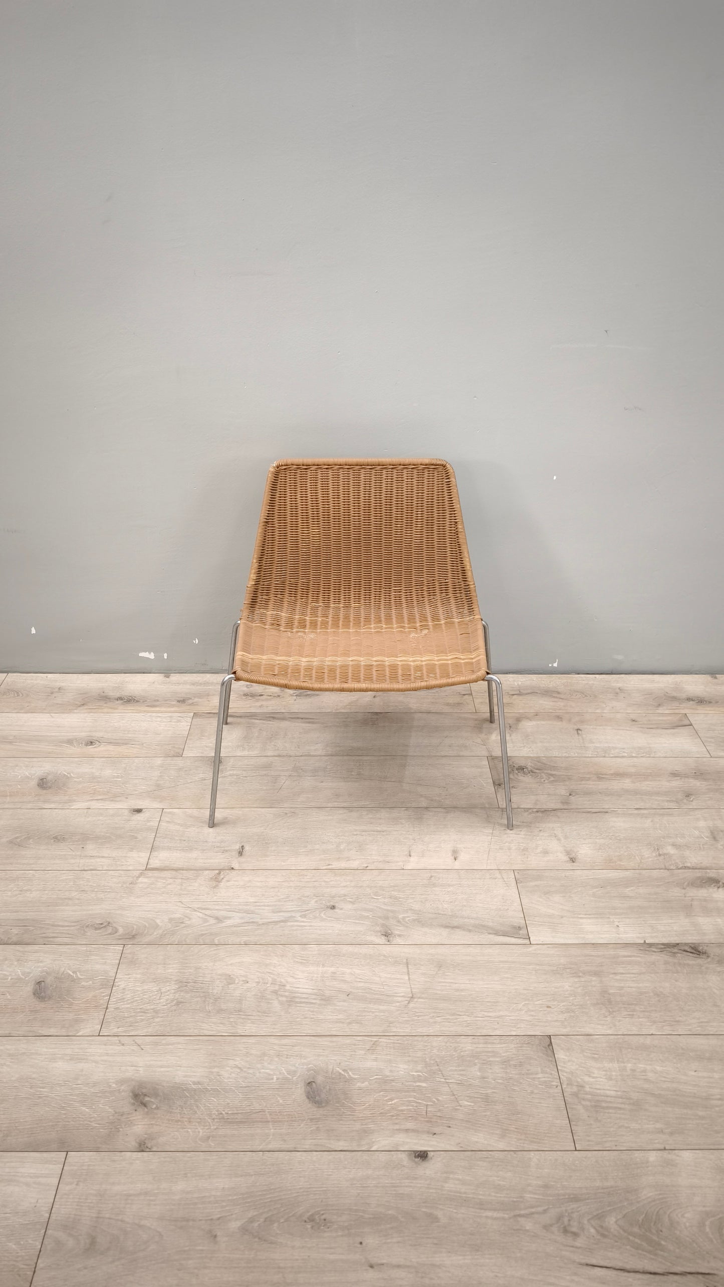 89143 Sedia in acciaio e midollino intrecciato