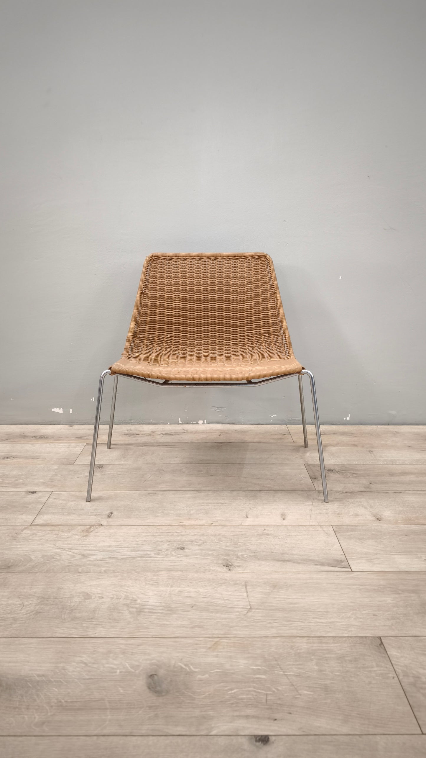 89143 Sedia in acciaio e midollino intrecciato