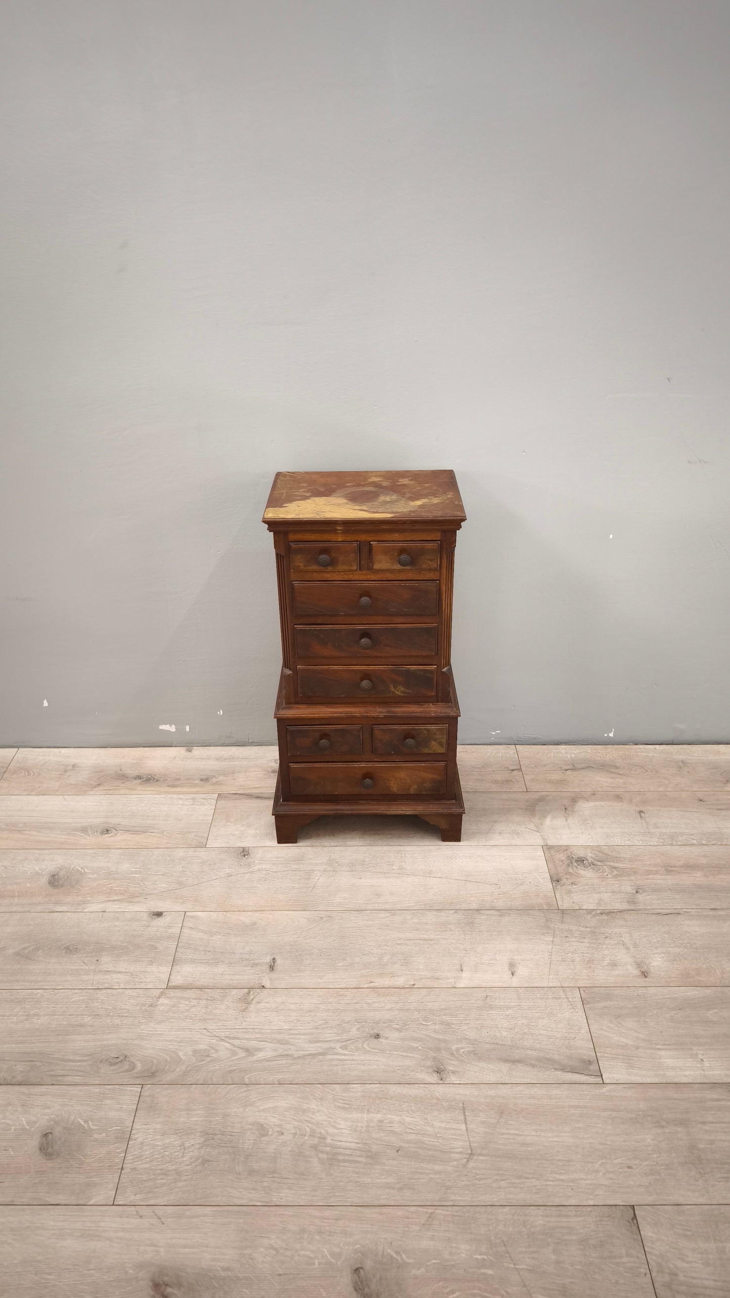 89148 Mobiletto in legno con cassetti