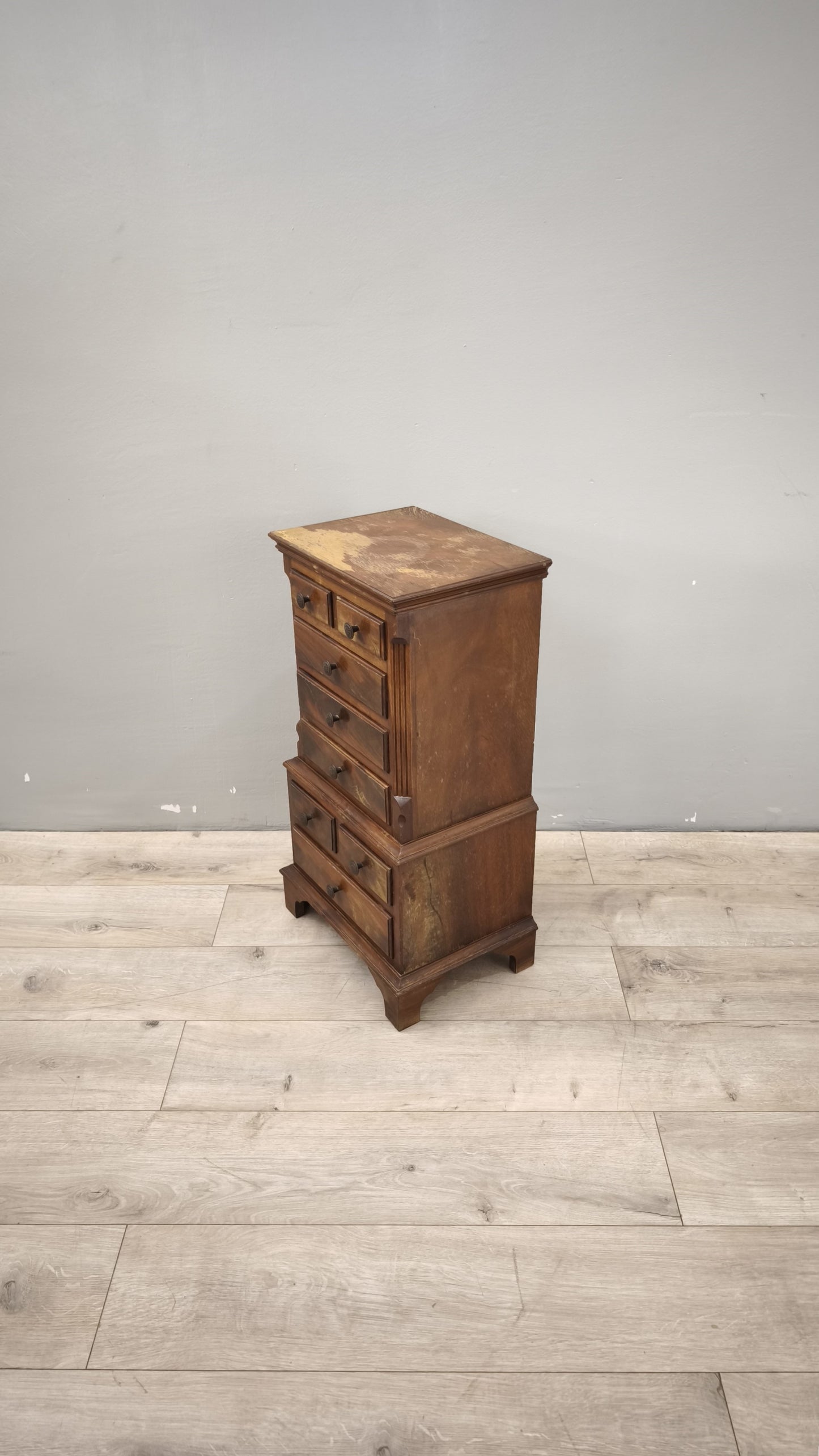 89148 Mobiletto in legno con cassetti