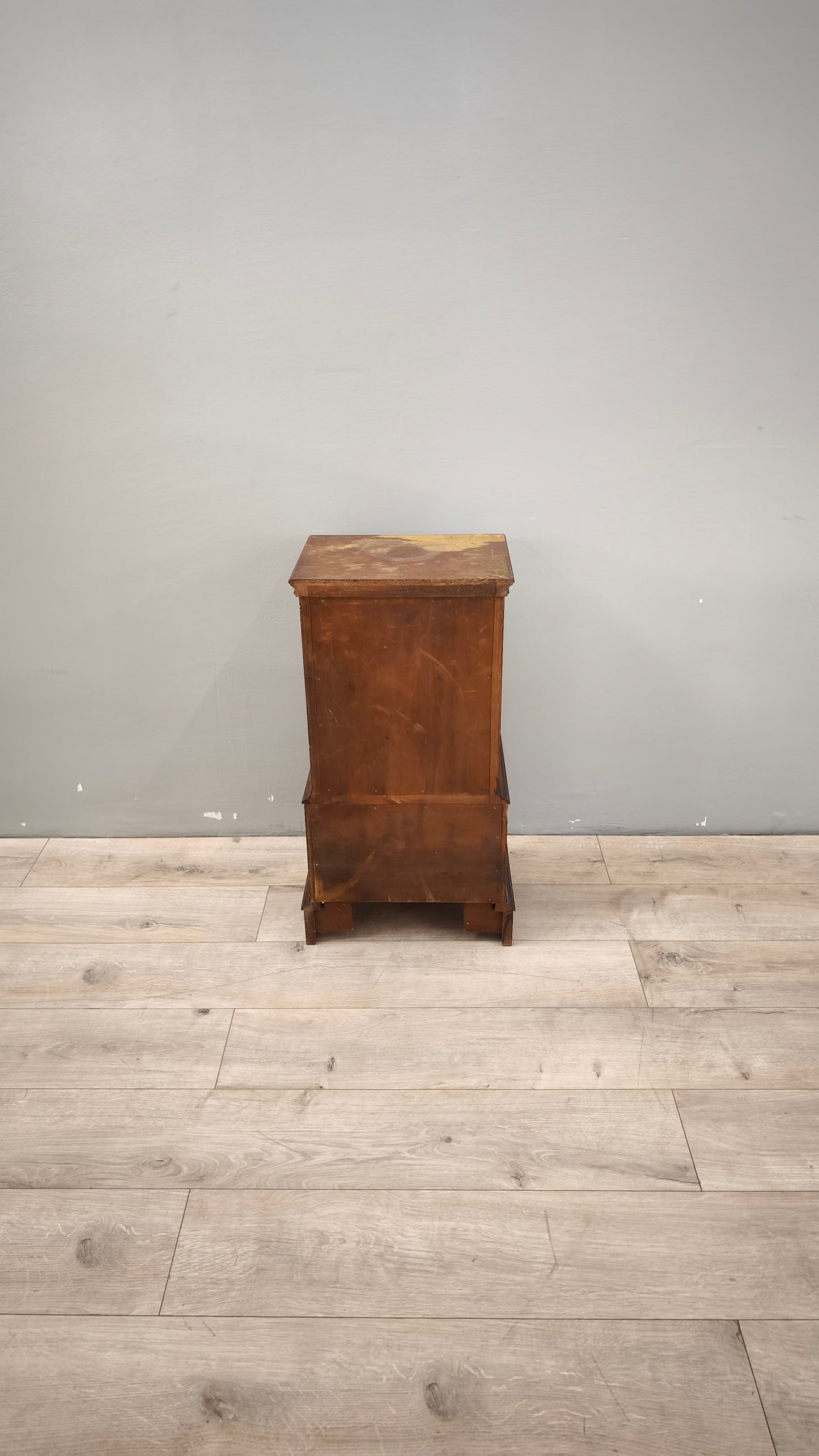 89148 Mobiletto in legno con cassetti