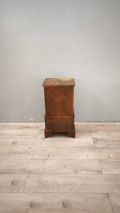 89148 Mobiletto in legno con cassetti