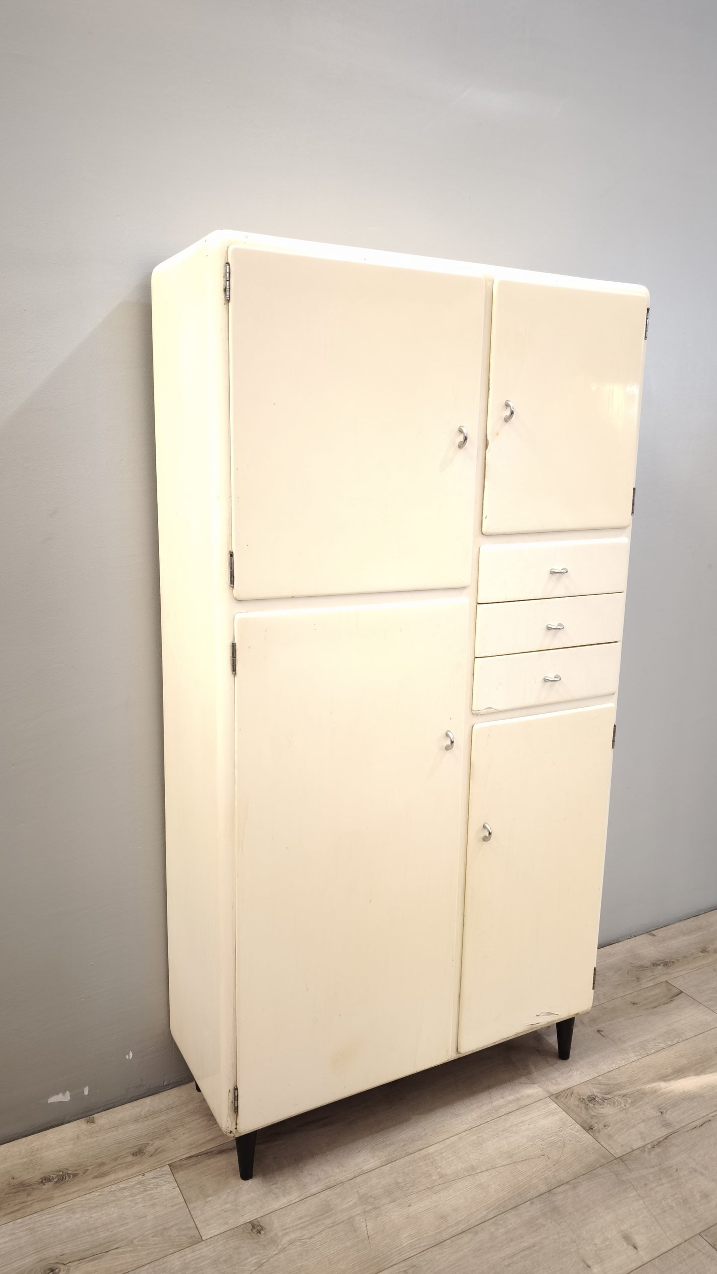 89151 Credenzina bianca anni '50