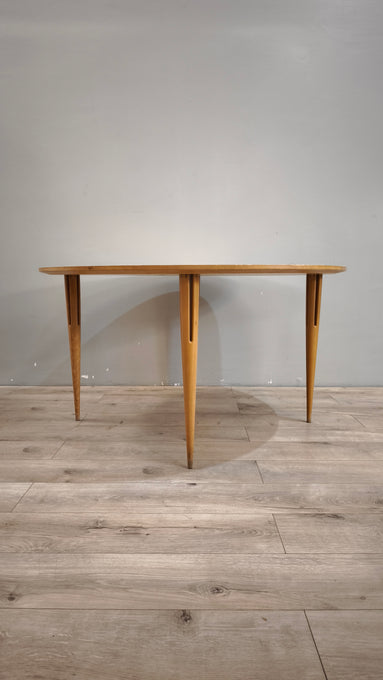 89211 Tavolo rotondo in legno chiaro di Bruno Mathsson