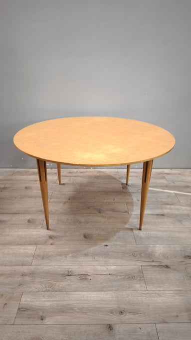 89211 Tavolo rotondo in legno chiaro di Bruno Mathsson