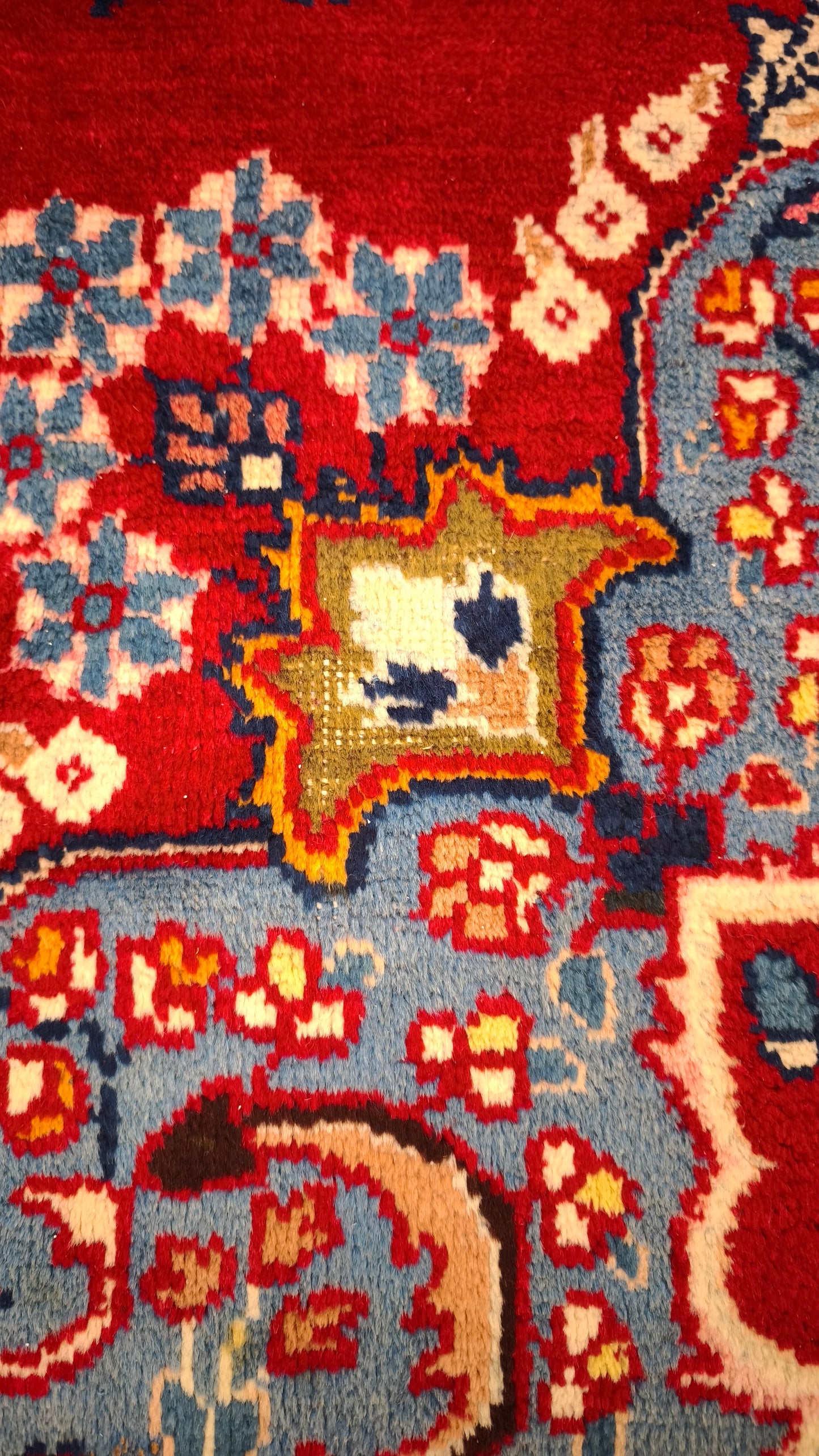 89212 Tappeto Hamedan, Persia, rosso, cotone e lana con decorazione a motivo floreale 128cm x 72cm