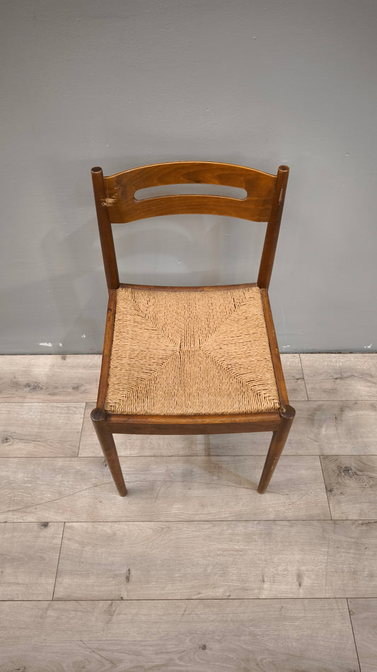 89260 Sedia con struttura in legno e seduta in paglia