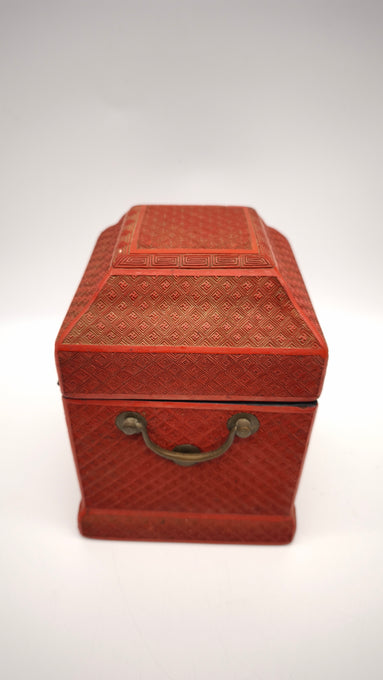 89012 Scatola cinese portagioie in lacca rossa