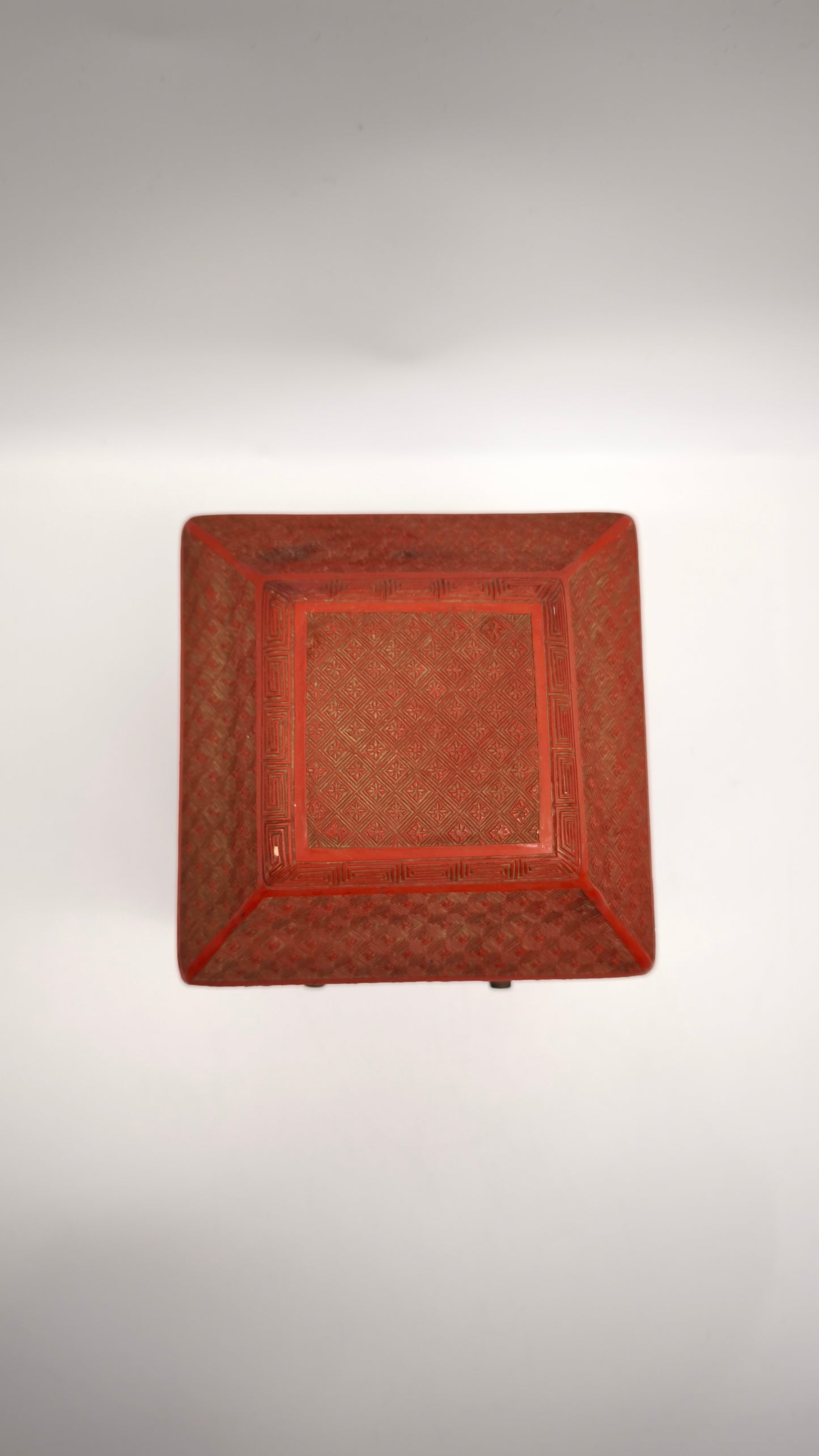 89012 Scatola cinese portagioie in lacca rossa