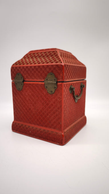 89012 Scatola cinese portagioie in lacca rossa