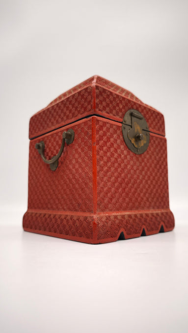 89012 Scatola cinese portagioie in lacca rossa