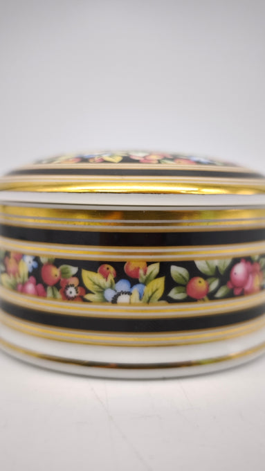 88945 Scatolina in ceramica Wedgwood Clio