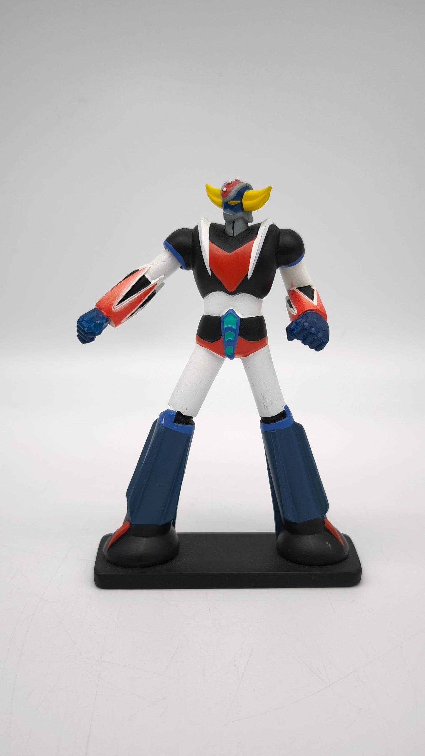 89127 Action Figure Goldrake con pugno Go Nagai, Dynamic Planning