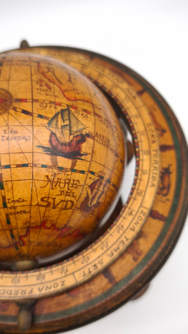 88978 Piccolo mappamondo stile antico con supporto in legno