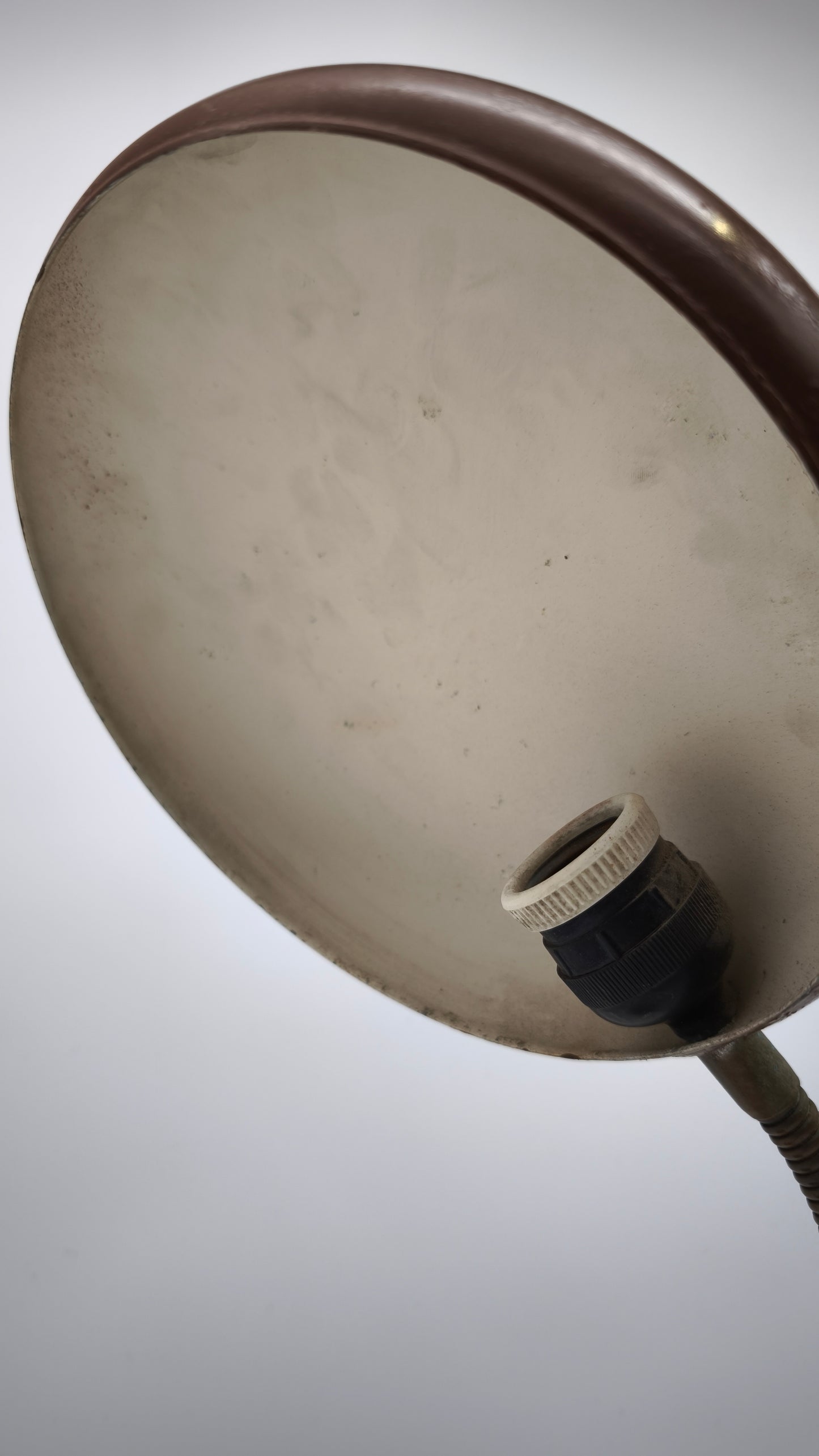 89021 Lampada da tavolo vintage marrone in ferro