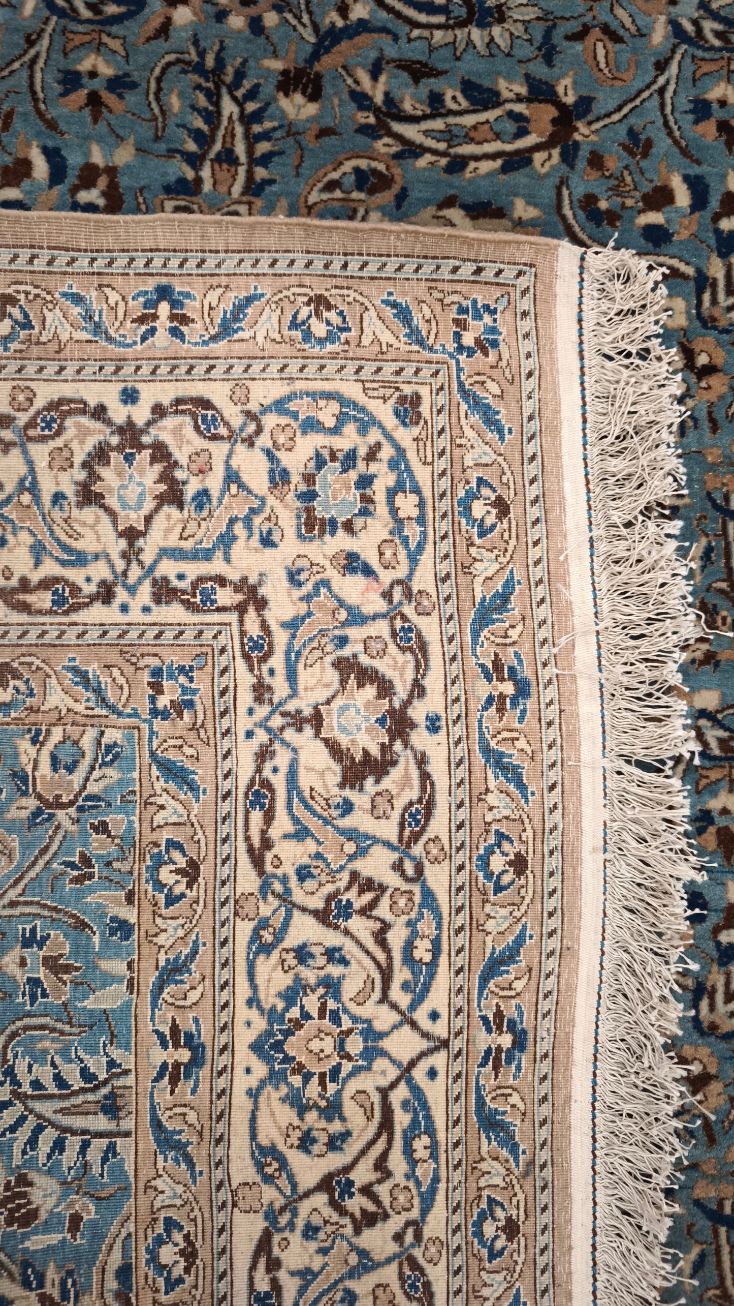 89282 Tappeto in fibra naturale base celeste con decorazione a motivo floreale 130cm x 210cm