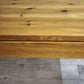 89283 Tavolo con base in alluminio e piano in legno
