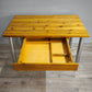 89283 Tavolo con base in alluminio e piano in legno